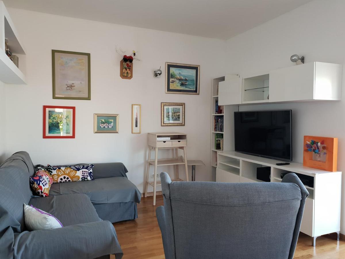 Cozy Apartments With Seafront Terraces Omis Exterior photo