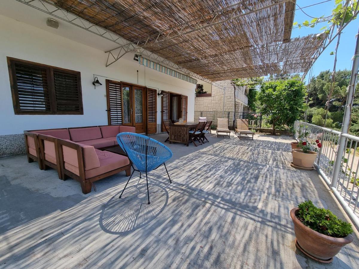 Cozy Apartments With Seafront Terraces Omis Exterior photo